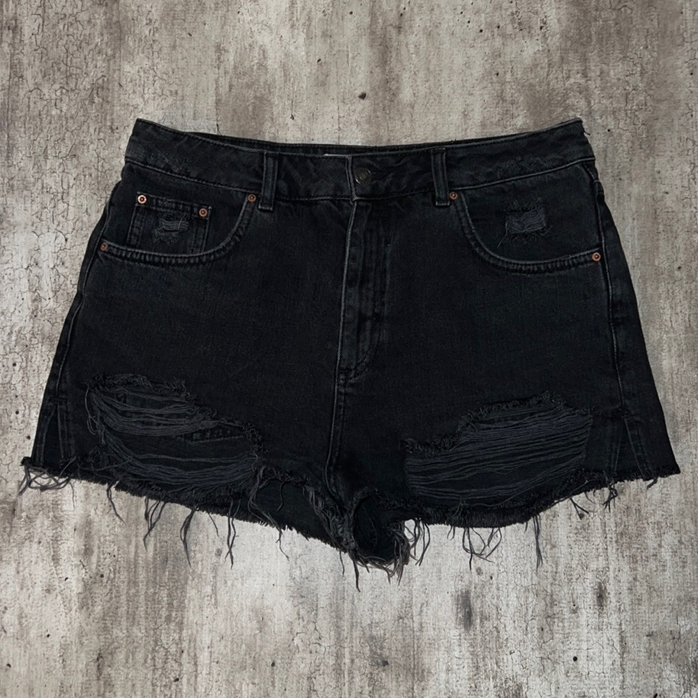 LIKE NEW Topshop Moto Mom Distressed Denim Shorts